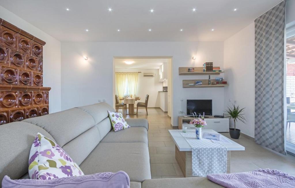 Ane Apartment Loborika Екстер'єр фото